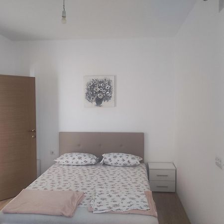 Tahiri Bellevue Apartments Улцинь Екстер'єр фото