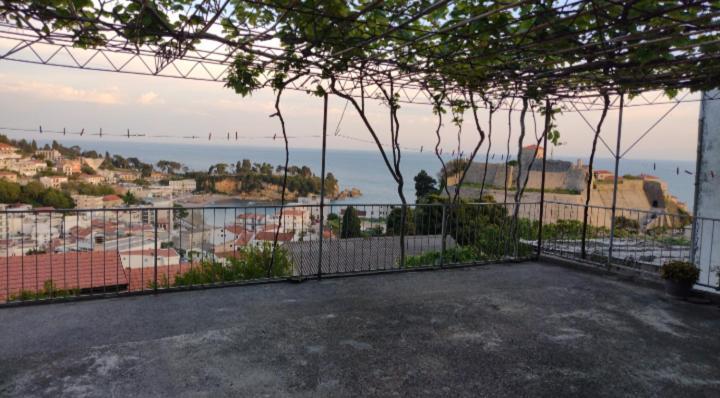 Tahiri Bellevue Apartments Улцинь Екстер'єр фото