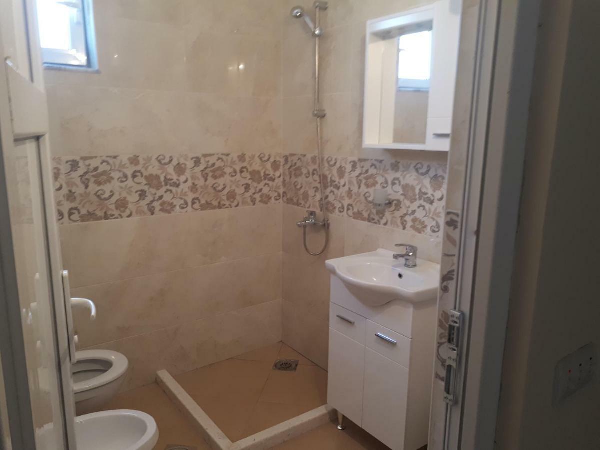 Tahiri Bellevue Apartments Улцинь Екстер'єр фото